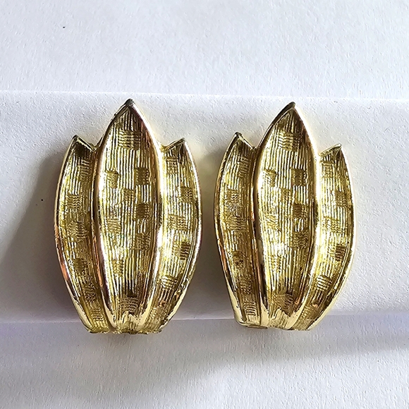 Vintage clip earrings clipon gold tone retro - Picture 1 of 10